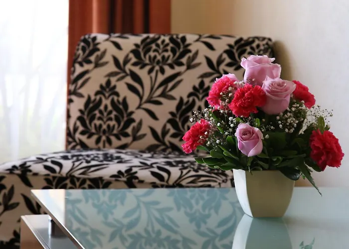 Hotel Plaza Bernal
