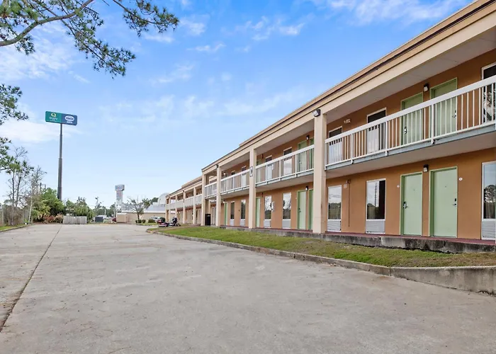 Suburban Studios Hotel Kingsland Near I-95