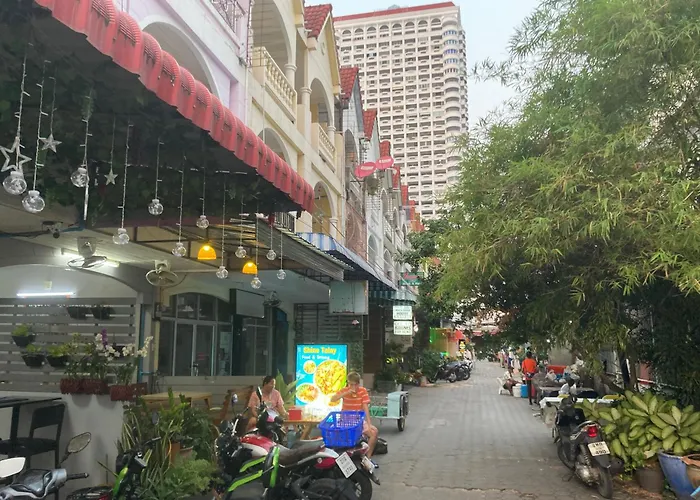 Max'S Beach House Pattaya