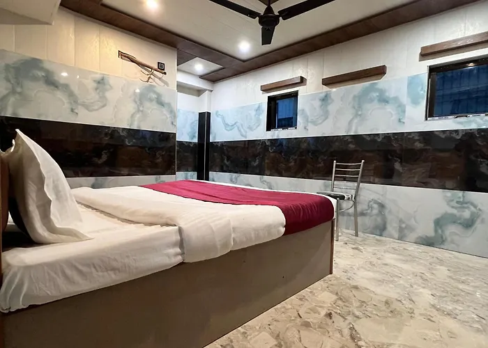 Hotel Raghunandan Inn Near Ram Janambhumi , Parking Available Ayodhya