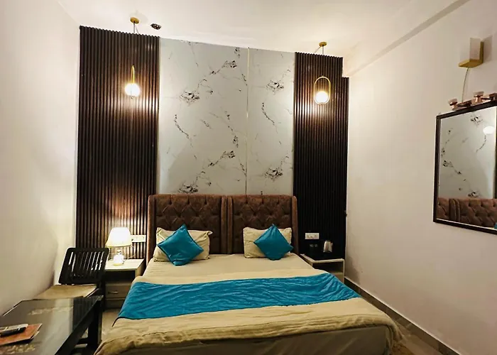 Shivjot Hotel Kharar