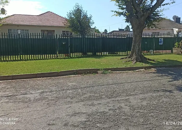 Jolly'S Park Guest House Roodepoort