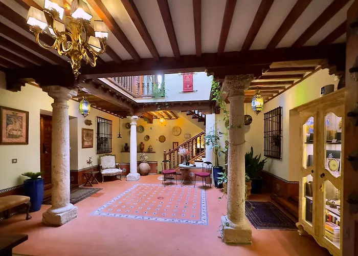 Lux San Miguel Aparthotel Toledo