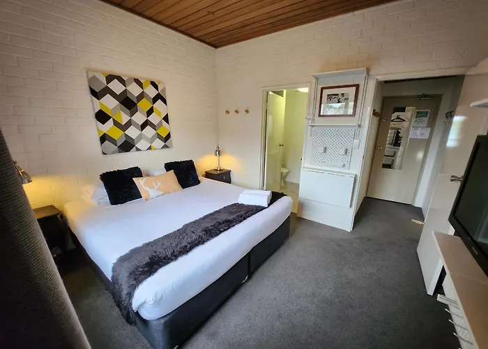 Cedarwood Apartments Falls Creek