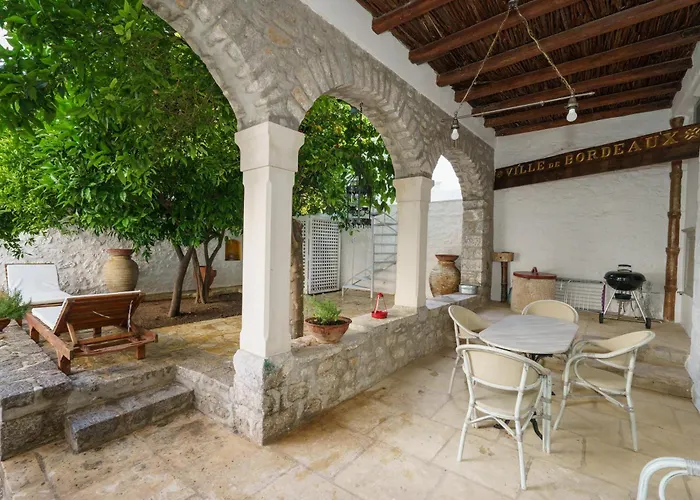 Livin Hydra Garden Suite