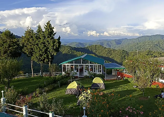Chirping Orchard, Mukteshwar Bed & Breakfast