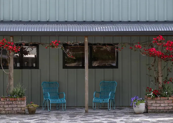 Bow Street Apartments & Cottage Raglan