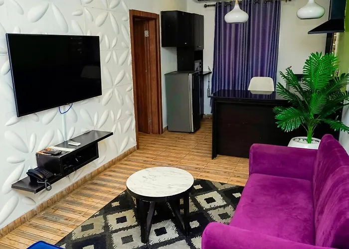 James Court Hotel & Luxury Apartments Lekki