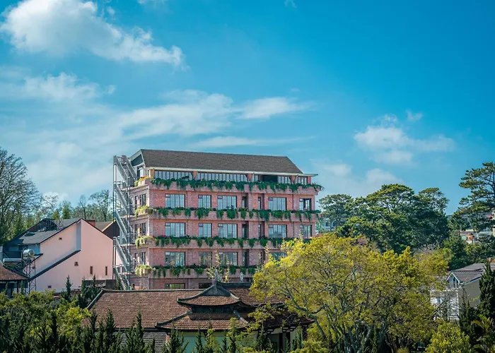 Brick House Dalat Hotel