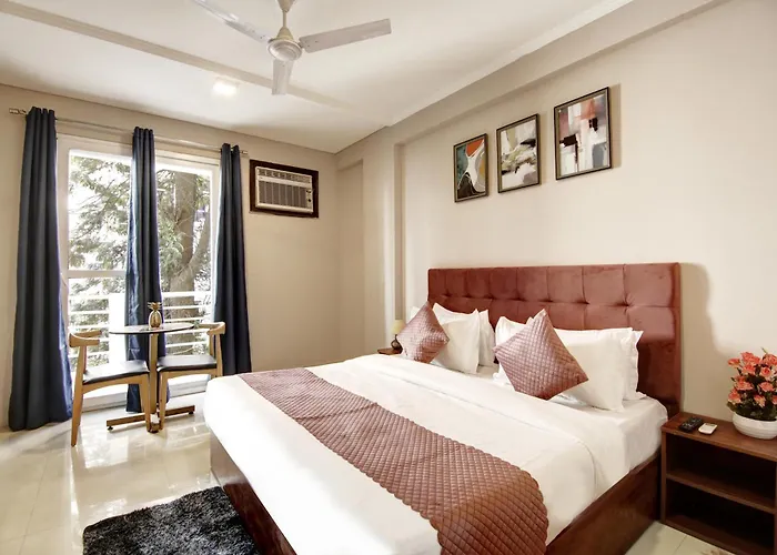 Limewood Stay - Executive Huda City Center Gurgaon
