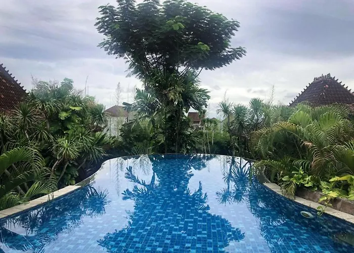 Villa Rumah Kayu Nusa Dua 