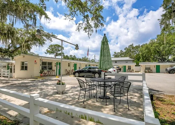 Safety Harbor Motel
