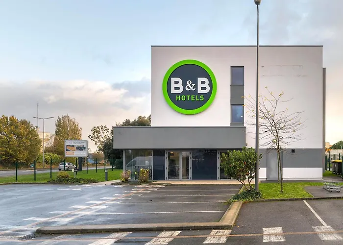 B&B Hotel Laval Ouest