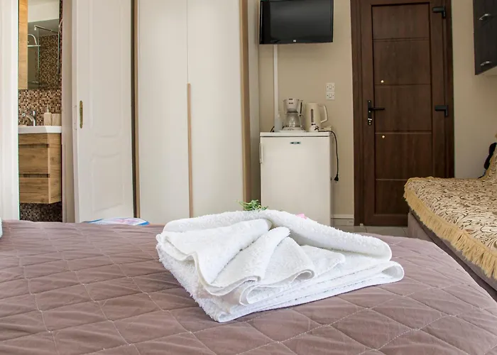 Christina Rooms Adamantas