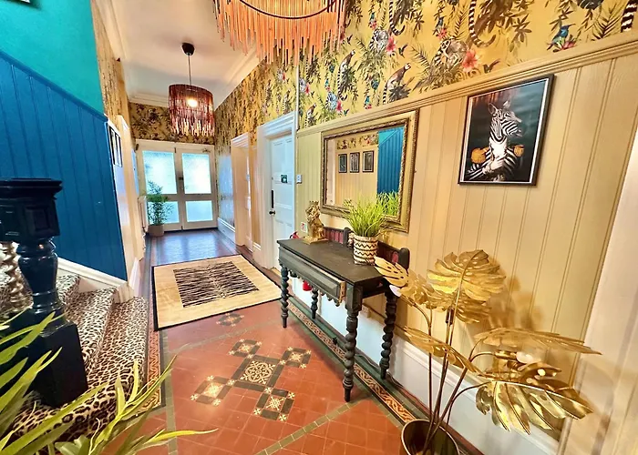 Lemur Lodge - Boutique Apartments - Short Stroll To The Beach Bournemouth
