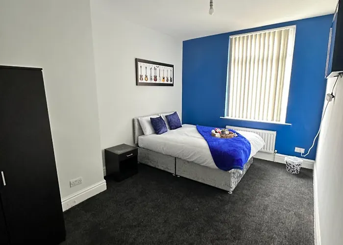 Quirky Oasis Queens Liverpool