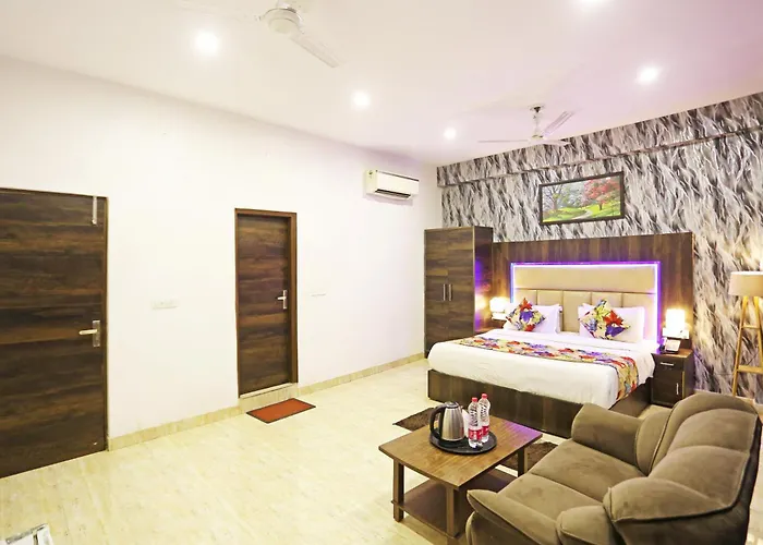 Hotel The Kiara Near Delhi Airport New Delhi