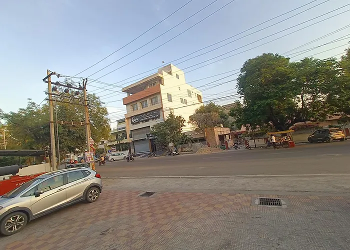 Hotel Lavish Inn Kota 