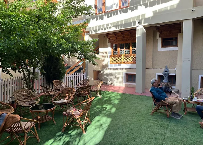 The Mogol Hotel Leh