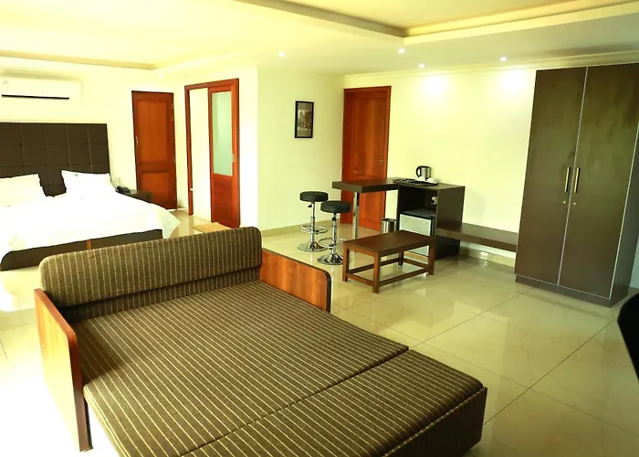 Motel 7 Days Kochi
