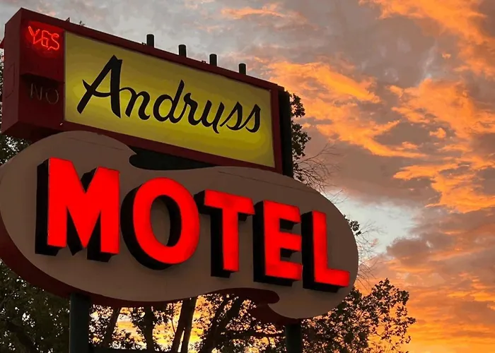 Andruss Motel Walker