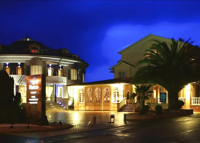 Blanco Hotel Spa Navia