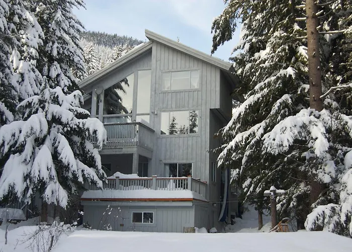 Belle Neige Whistler Hotel