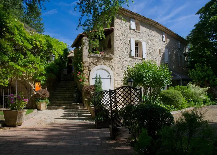 La Campagne St Lazare - Restaurant Chambres d'Hôtes Piscine&SPA Forcalquier