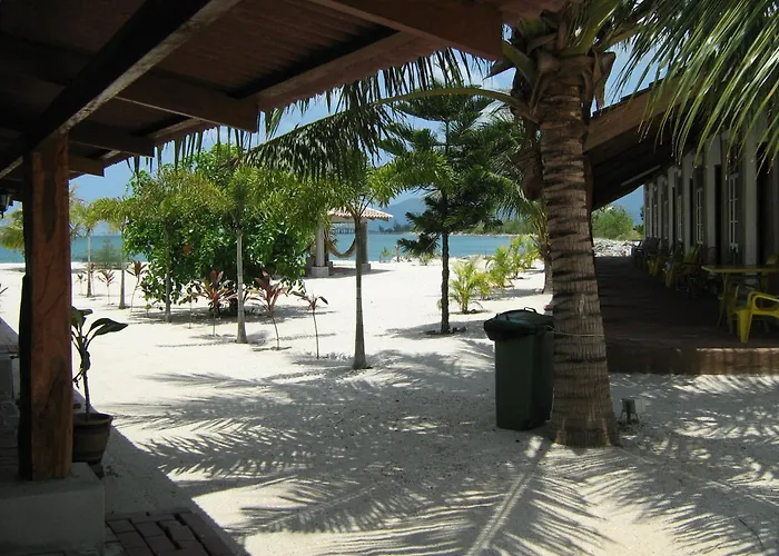 Senari Bay Resort Pantai Cenang 