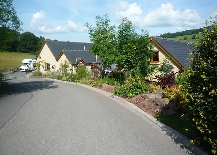 Castle Lodge - Brecon Beacons Accommodation Sennybridge