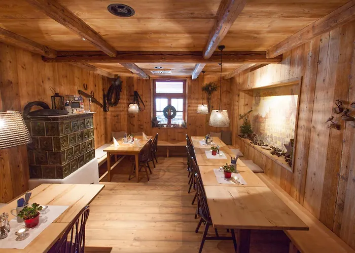 DIE POST Landgasthof Aufkirchen Berg am Starnberger See