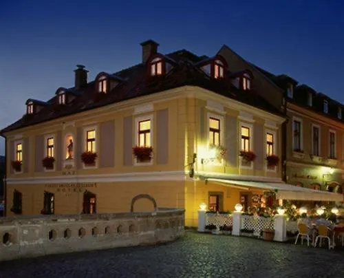 Offi Haz Hotel Eger