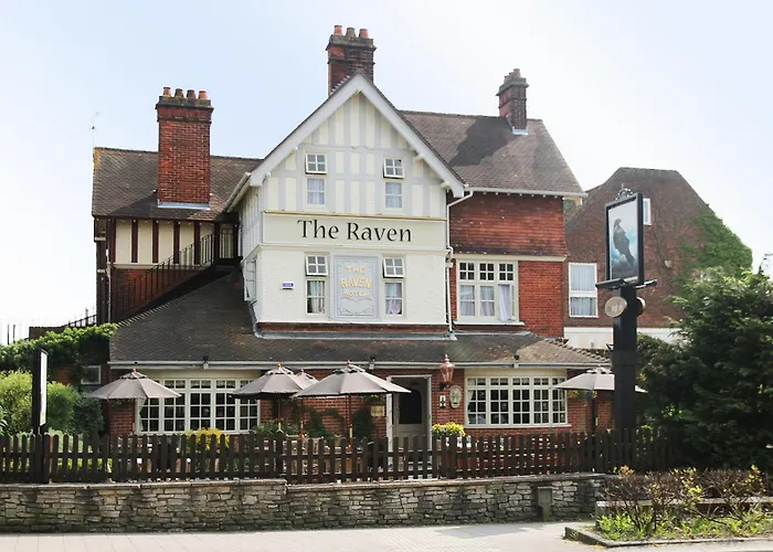 Raven Hotel By Greene King Inns Hook 