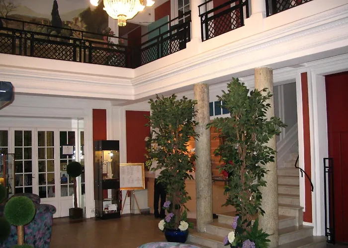 Hotel Logis Le Midland Vichy