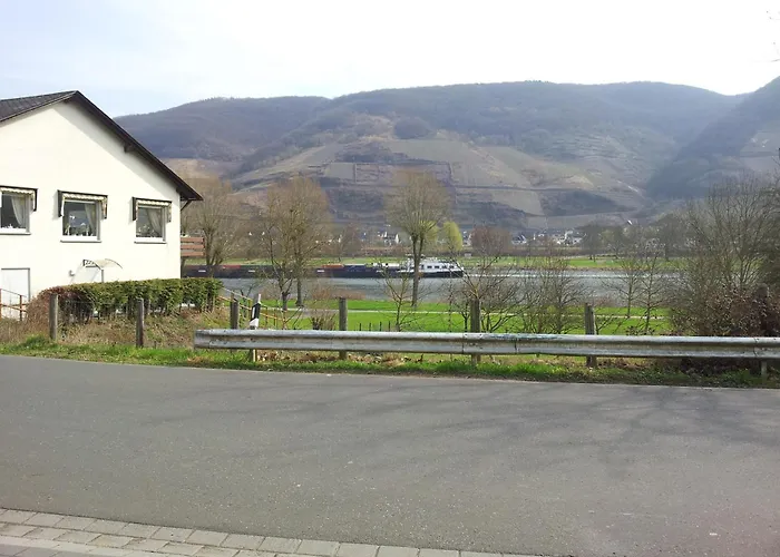 Hotel Zur Brücke Senheim