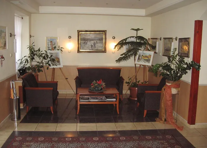 Hotel Arnold Tata