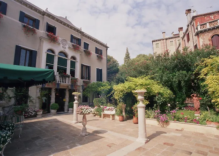 Pensione Accademia - Villa Maravege Venice