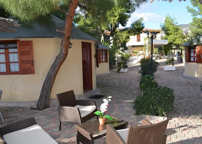 Chrissa Camping Rooms & Bungalows Delphes