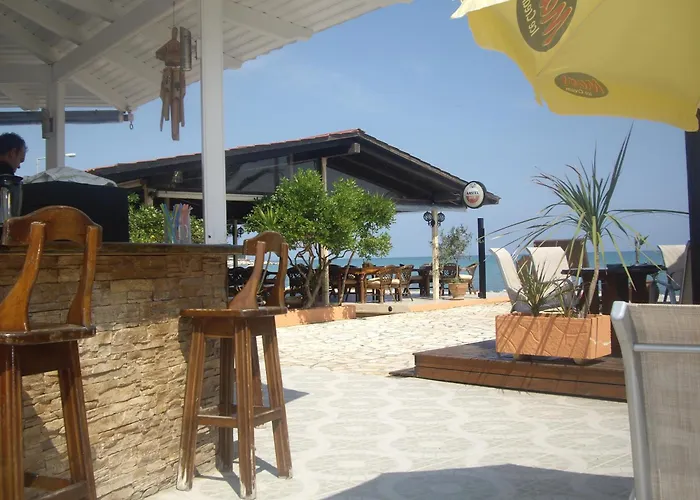 Ninos On The Beach Hotel Roda 