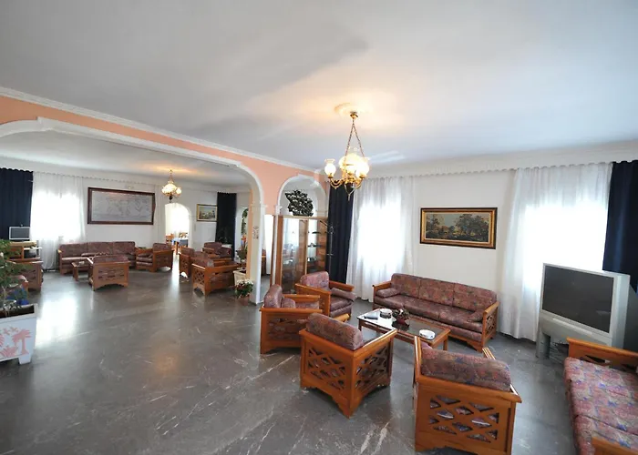 Babis Hotel Karterados 