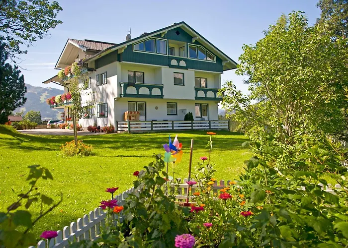 Landhaus Bergrast - charming Countryhouse&Summercard Ramsau am Dachstein