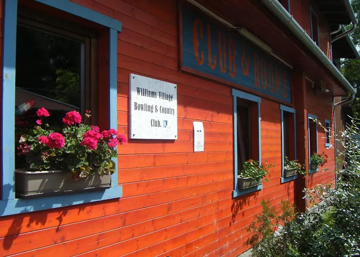 Williams Village Bowling & Country Club Budapest