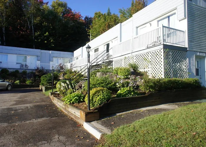 Motel Clair Mont Sainte-Agathe-des-Monts