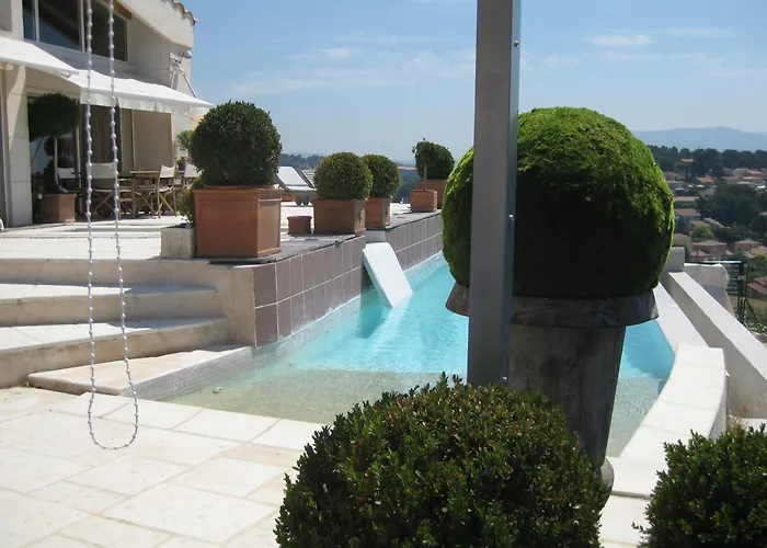 La Villa Blanche Marsilya