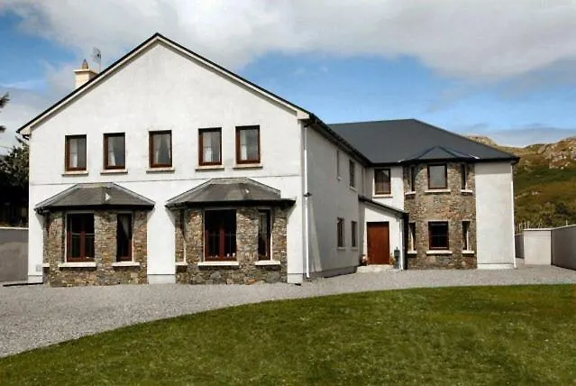 All The Twos Lodge Clifden