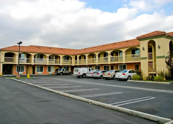 Crystal Inn Suites & Spas Inglewood