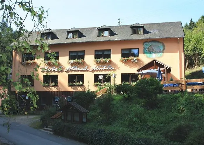 Waldhotel Albachmühle mit Albacher Stuben Wasserliesch