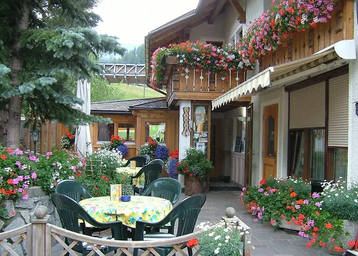 Hotel Ostaria La Fontana Kurfar