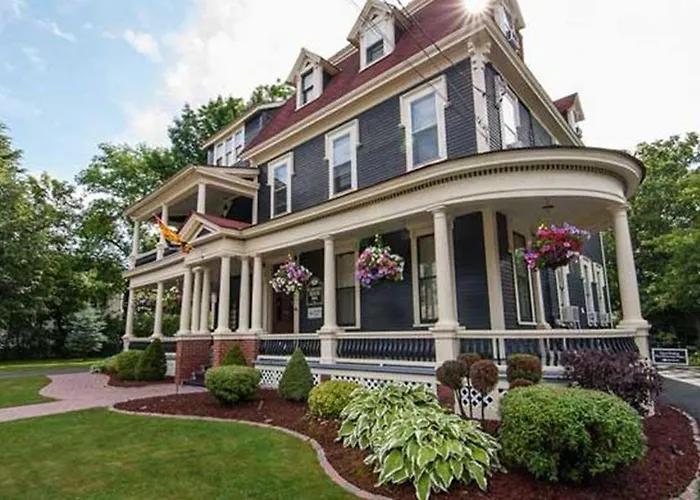 Carriage House Inn Fredericton