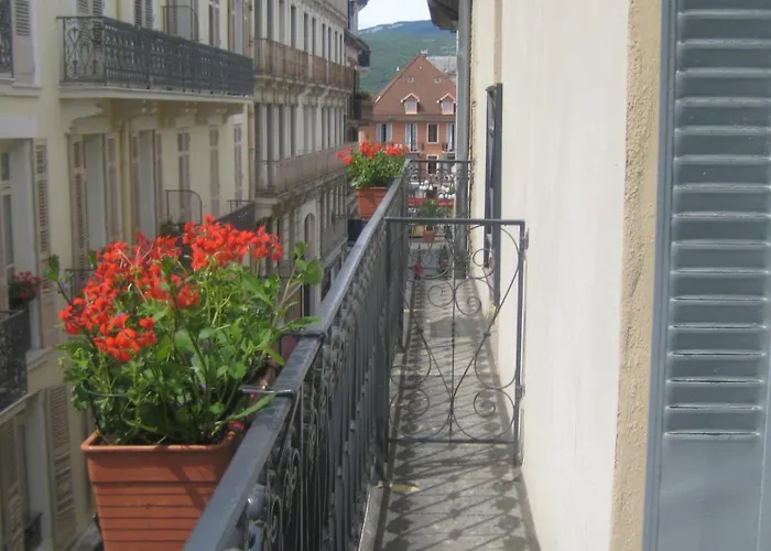 Hotel De La Couronne Aix-les-Bains